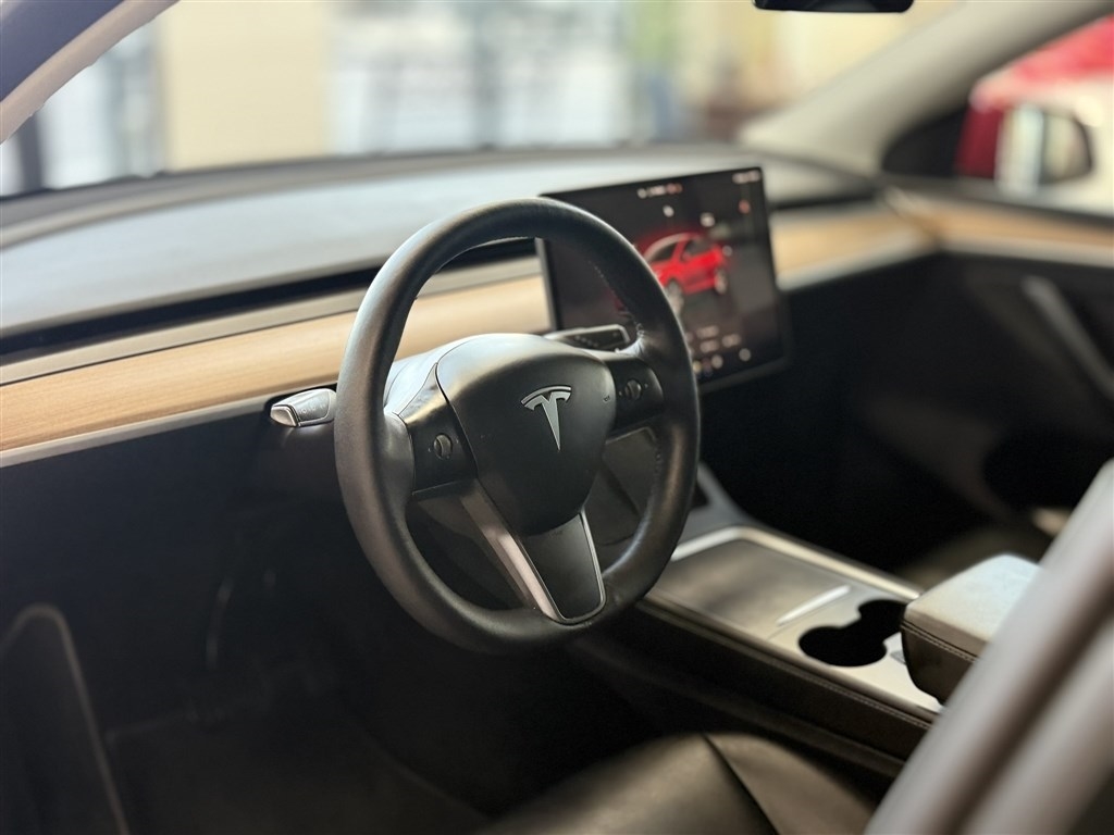 Tesla Model Y Long Range AWD 2023