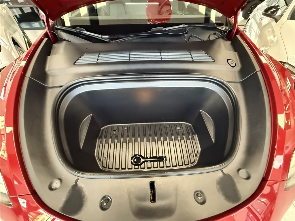 Tesla Model Y Long Range AWD 2023