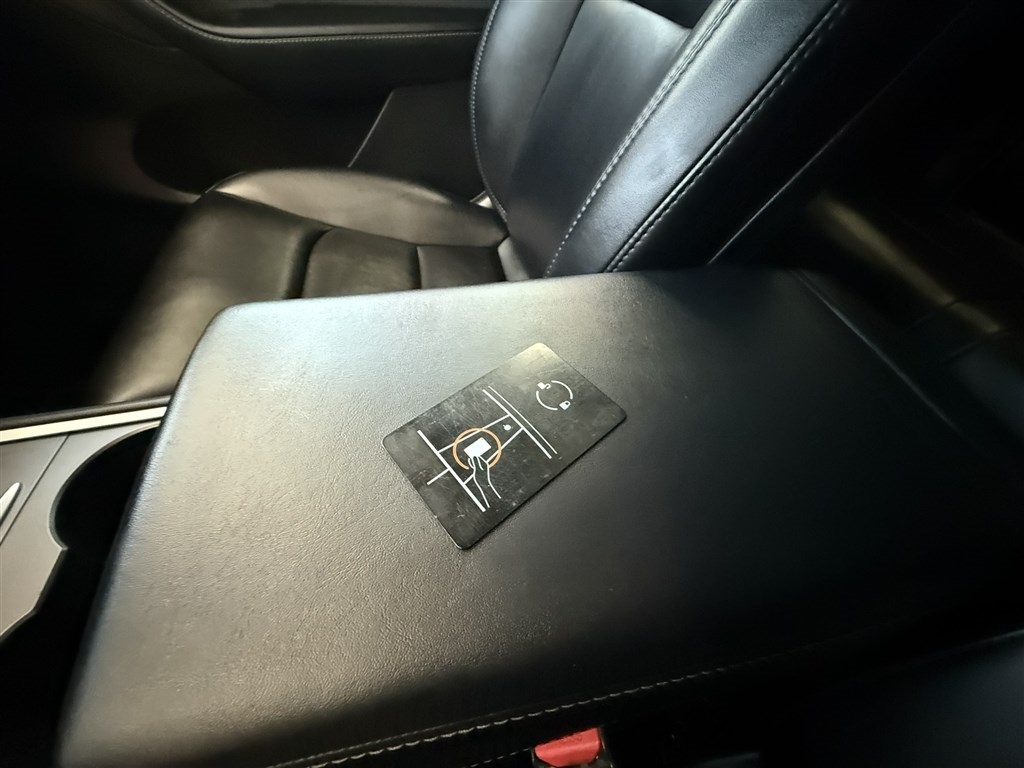 Tesla Model Y Long Range AWD 2023