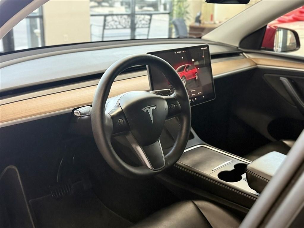 Tesla Model Y Long Range AWD 2023