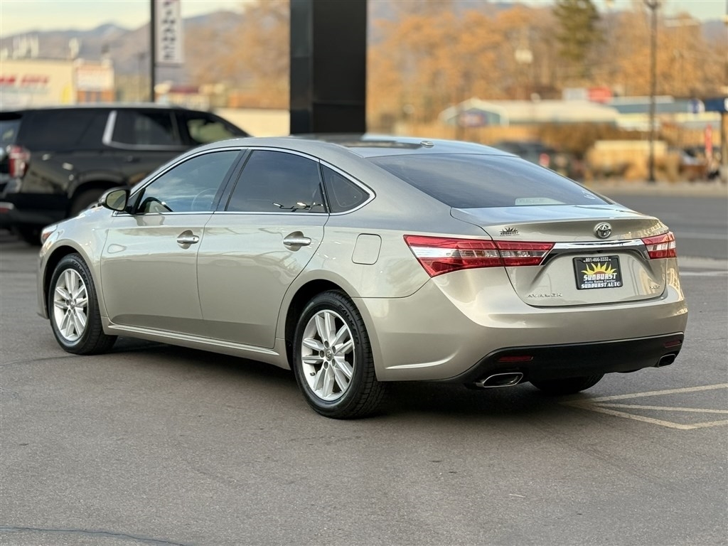 Toyota Avalon 4dr Sdn XLE Premium (Natl) 2014