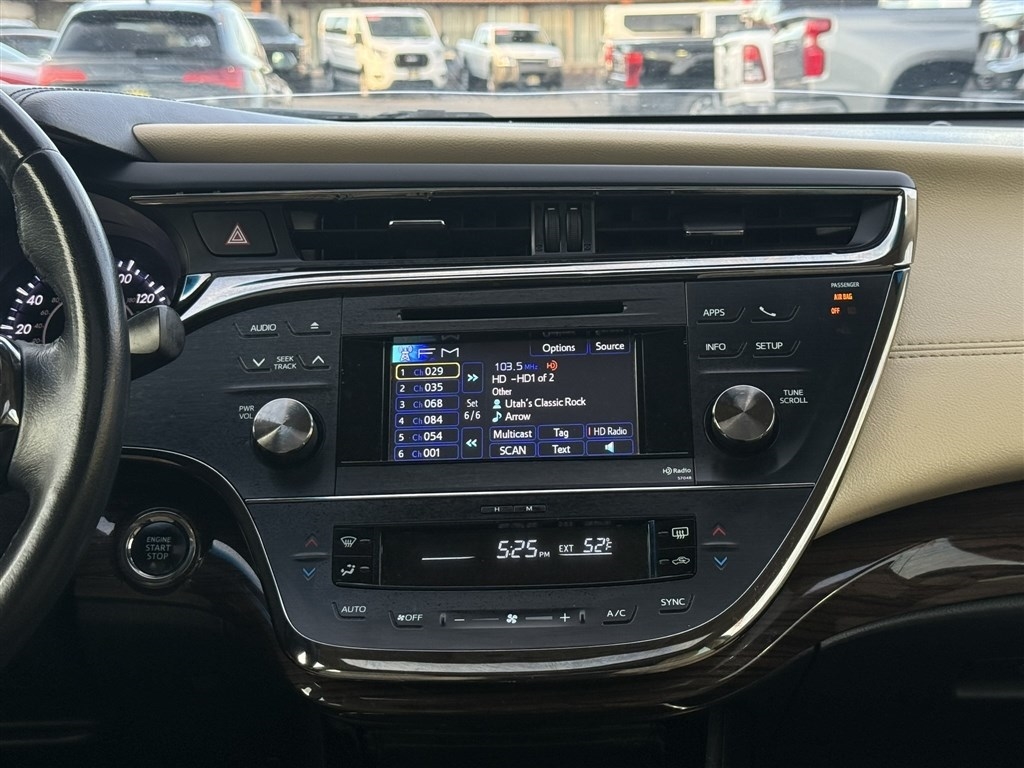 Toyota Avalon 4dr Sdn XLE Premium (Natl) 2014