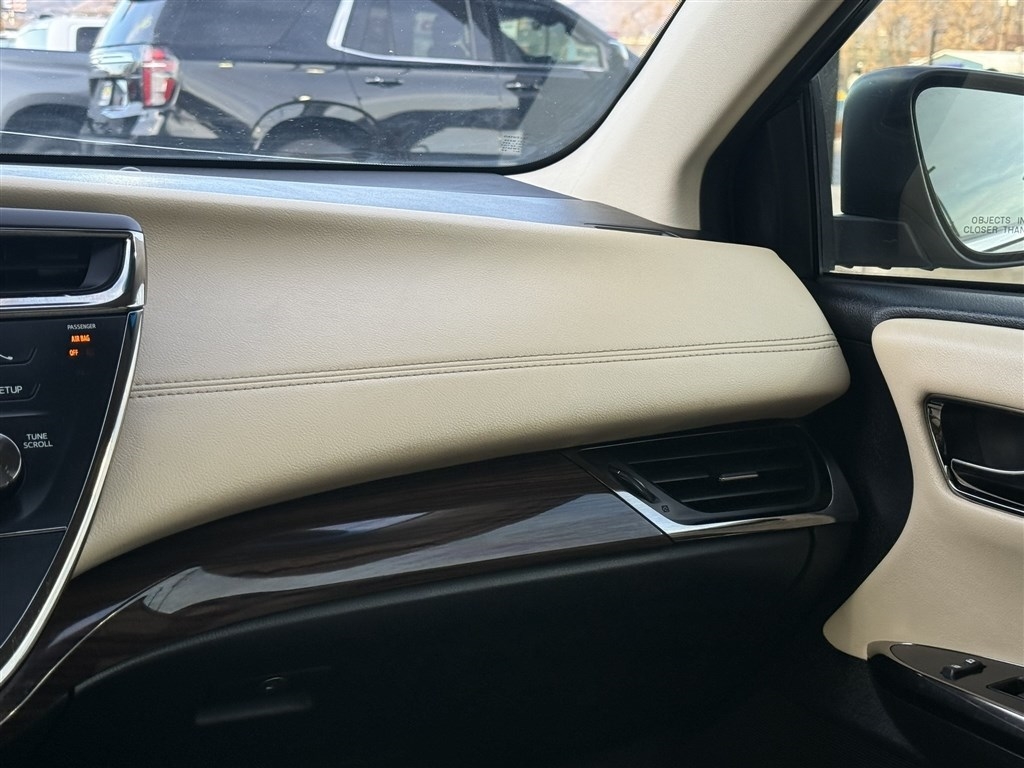 Toyota Avalon 4dr Sdn XLE Premium (Natl) 2014