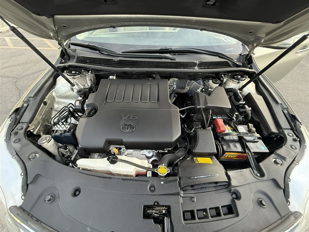 Toyota Avalon 4dr Sdn XLE Premium (Natl) 2014