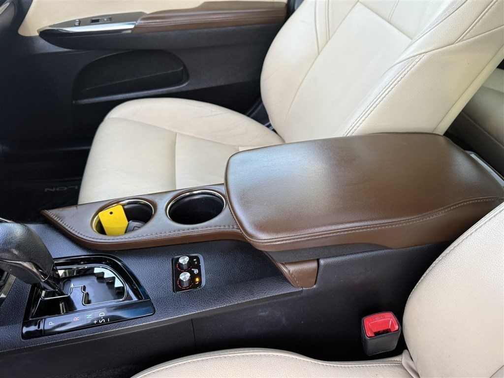 Toyota Avalon 4dr Sdn XLE Premium (Natl) 2014