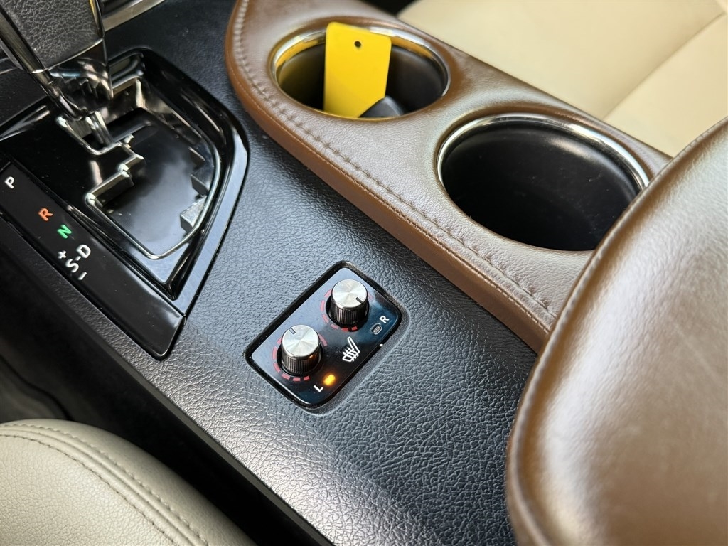 Toyota Avalon 4dr Sdn XLE Premium (Natl) 2014