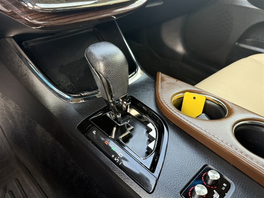 Toyota Avalon 4dr Sdn XLE Premium (Natl) 2014