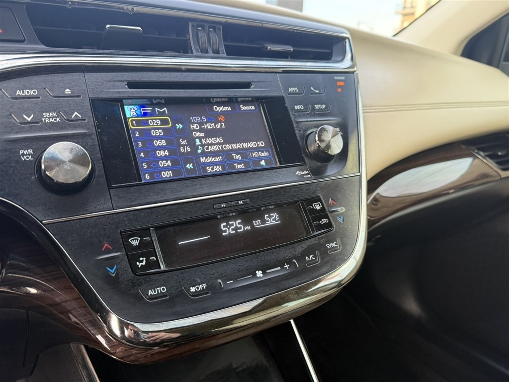 Toyota Avalon 4dr Sdn XLE Premium (Natl) 2014