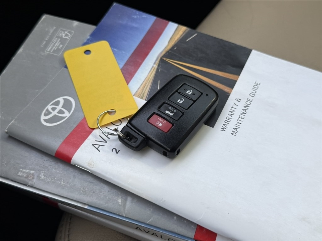 Toyota Avalon 4dr Sdn XLE Premium (Natl) 2014