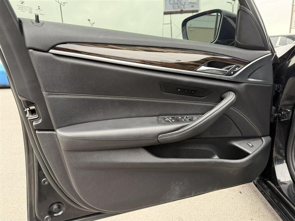 BMW 5 Series 530i xDrive Sedan 2018