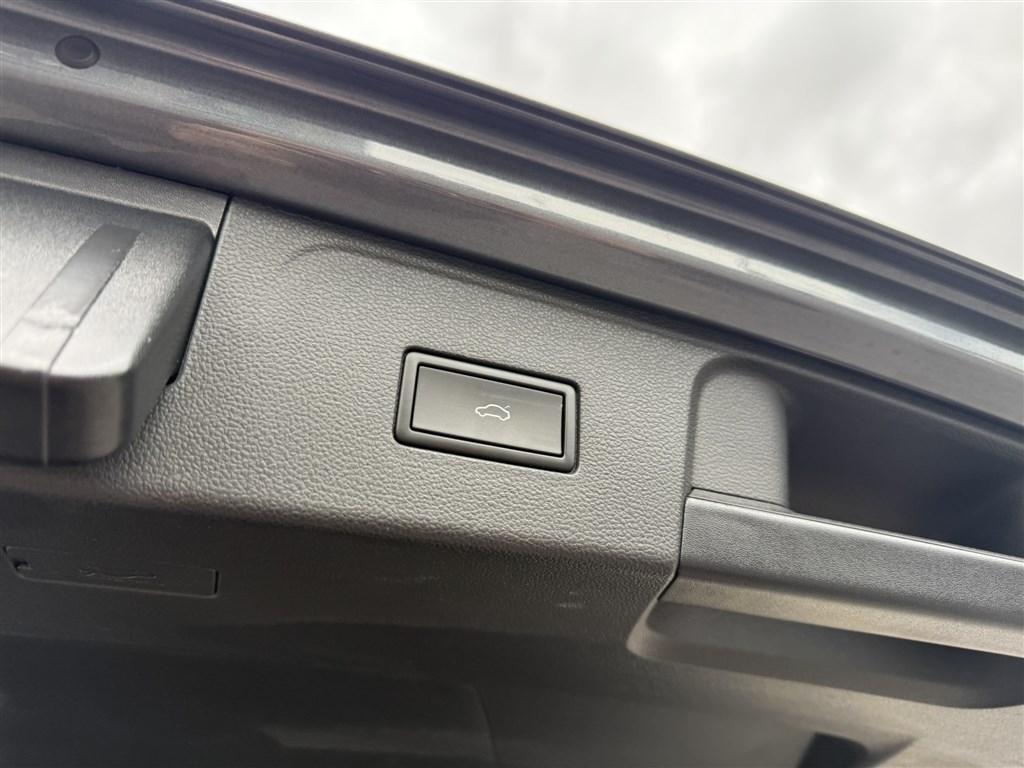 Volkswagen Atlas 2.0T SE w/Technology 4MOTION 2024