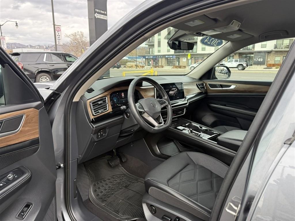 Volkswagen Atlas 2.0T SE w/Technology 4MOTION 2024