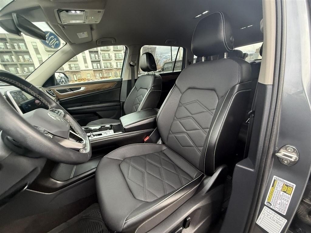 Volkswagen Atlas 2.0T SE w/Technology 4MOTION 2024