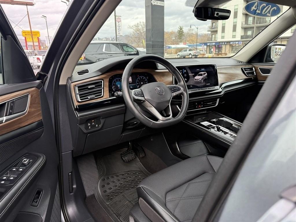 Volkswagen Atlas 2.0T SE w/Technology 4MOTION 2024