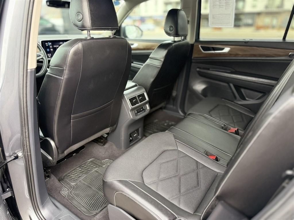 Volkswagen Atlas 2.0T SE w/Technology 4MOTION 2024