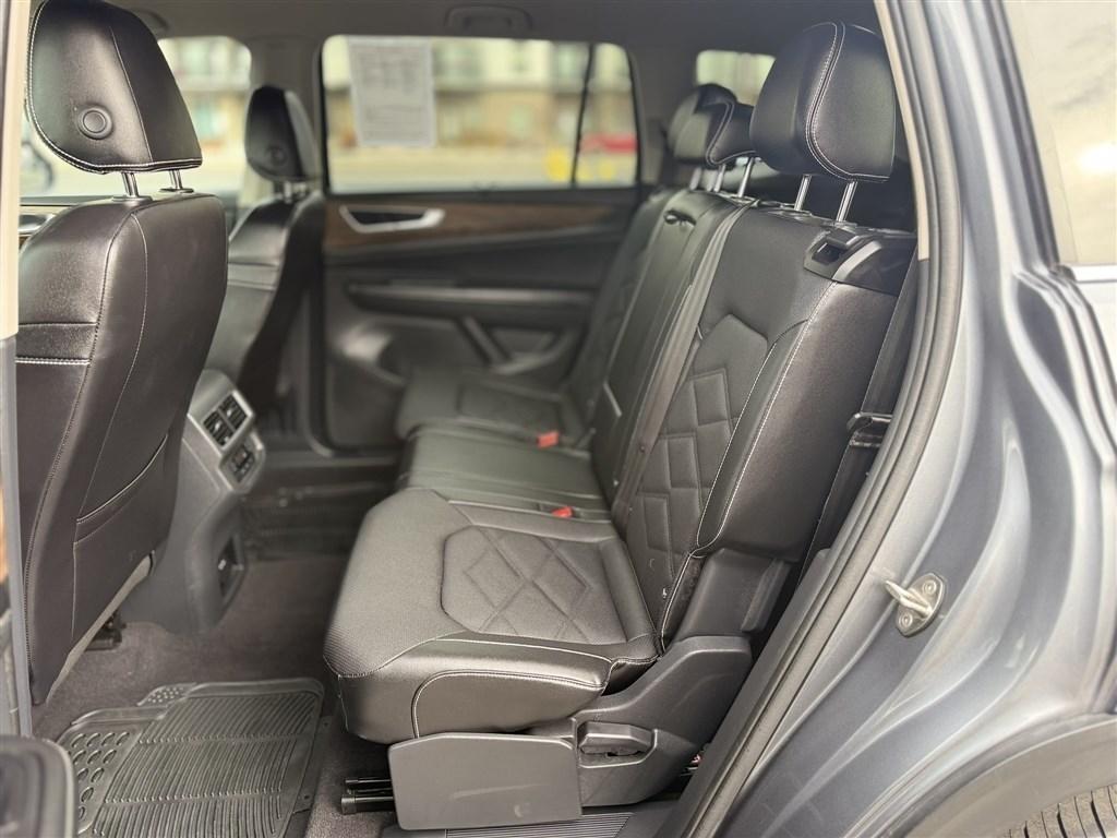 Volkswagen Atlas 2.0T SE w/Technology 4MOTION 2024