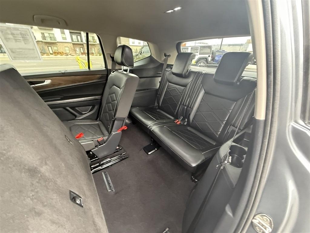 Volkswagen Atlas 2.0T SE w/Technology 4MOTION 2024