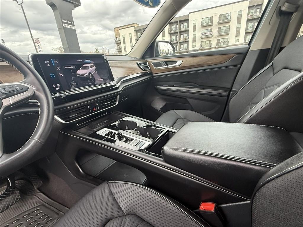 Volkswagen Atlas 2.0T SE w/Technology 4MOTION 2024