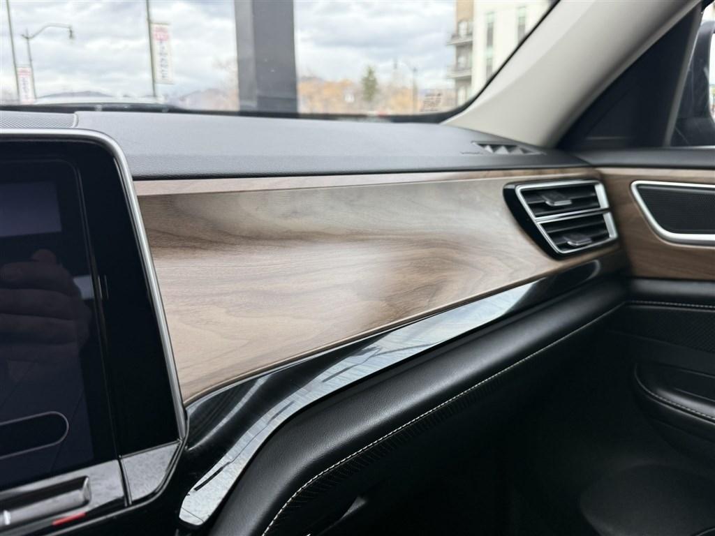 Volkswagen Atlas 2.0T SE w/Technology 4MOTION 2024