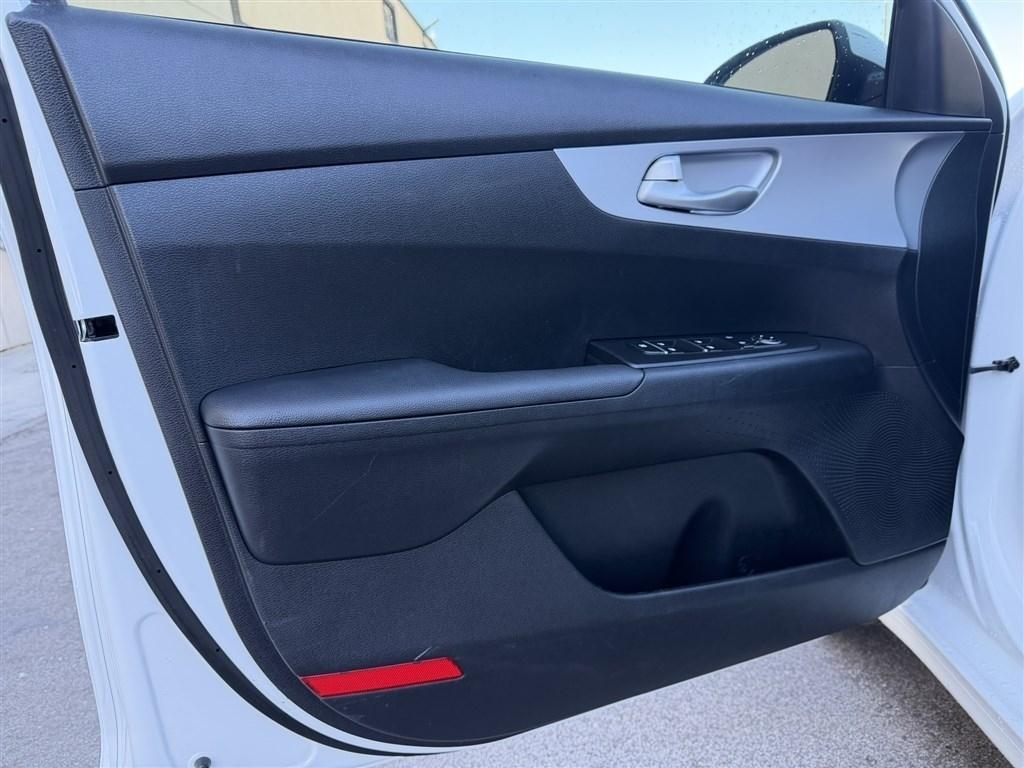 Kia Forte LXS IVT 2024