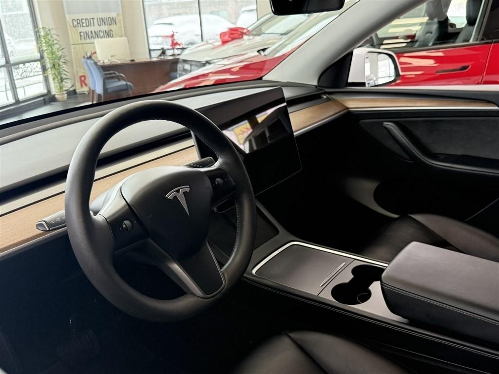 Tesla Model Y Long Range AWD 2023