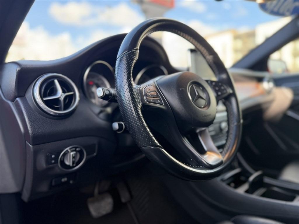 Mercedes-Benz GLA 4MATIC 4dr GLA 250 2016