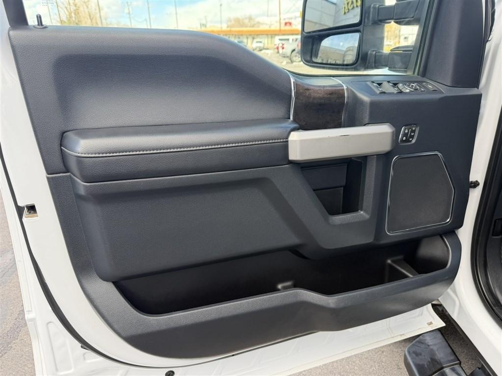 Ford Super Duty F-350 SRW King Ranch 4WD Crew Cab 8' Box 2022