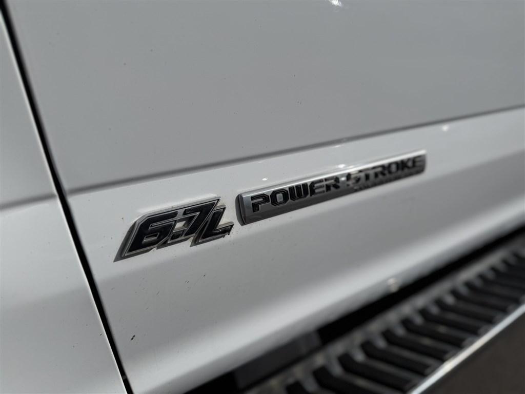 Ford Super Duty F-350 SRW XL 4WD Crew Cab 6.75' Box 2022