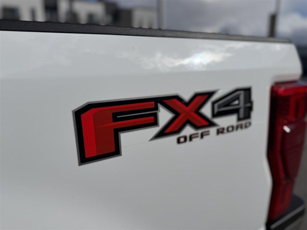 Ford Super Duty F-350 SRW XL 4WD Crew Cab 6.75' Box 2022