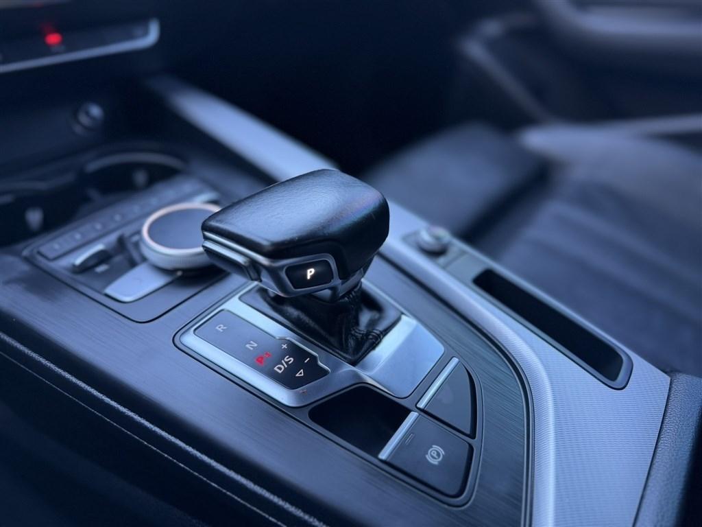 Audi A4 2.0 TFSI Auto Premium Plus quattro AWD 2017
