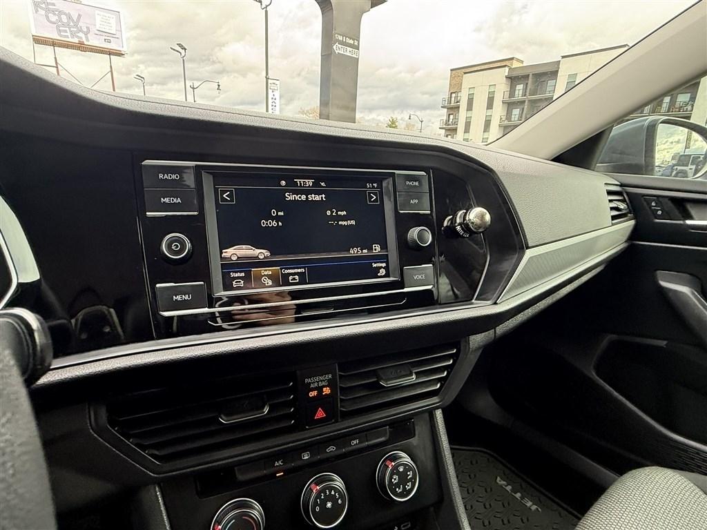 Volkswagen Jetta R-Line Manual 2021