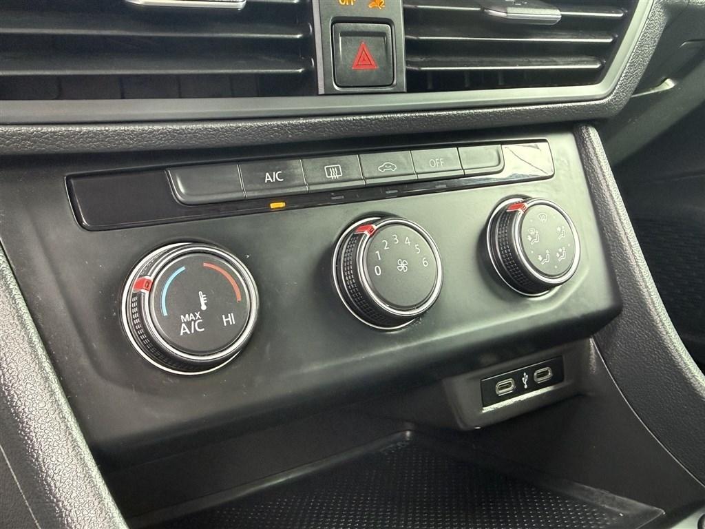 Volkswagen Jetta R-Line Manual 2021