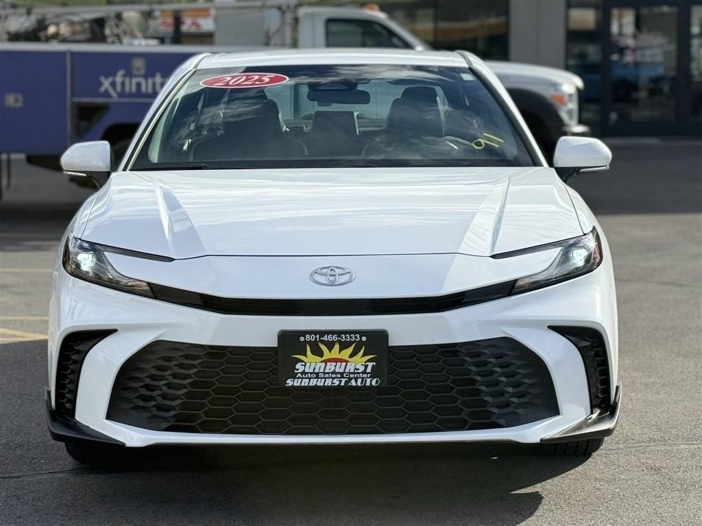 Toyota Camry XLE (Natl) 2025