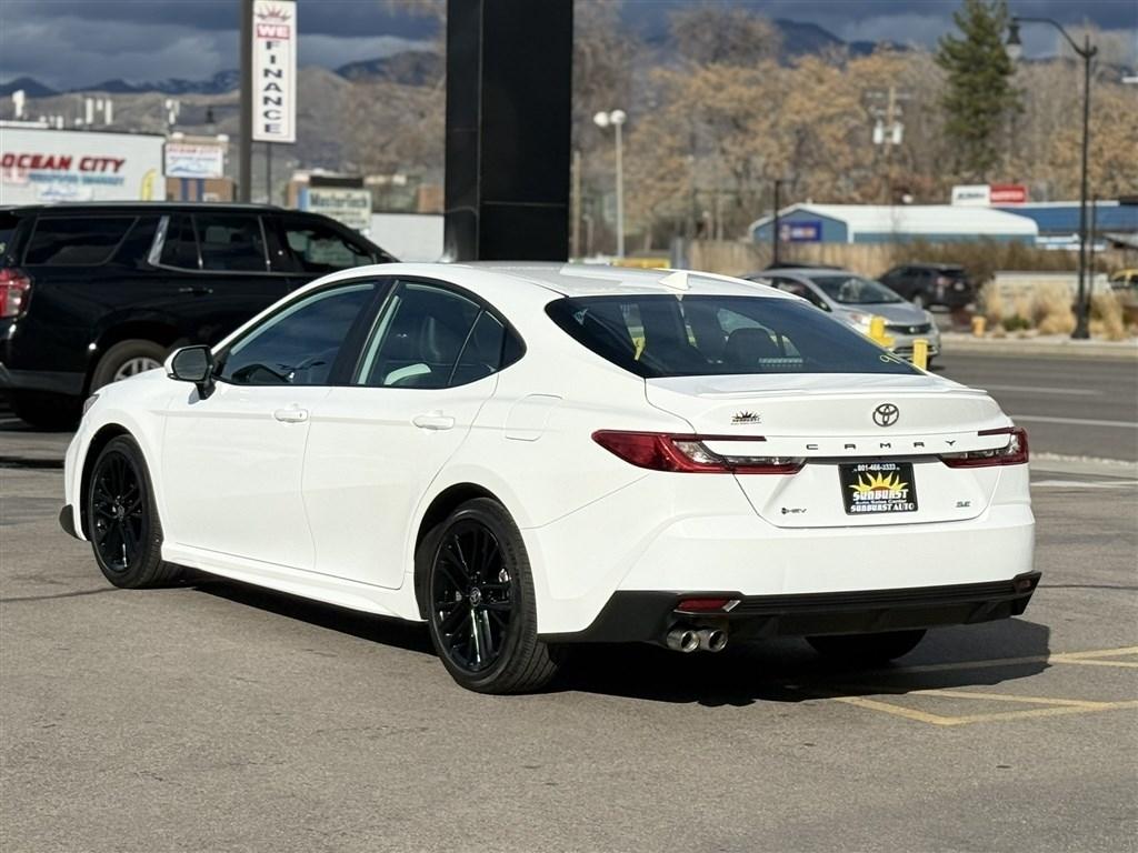 Toyota Camry XLE (Natl) 2025
