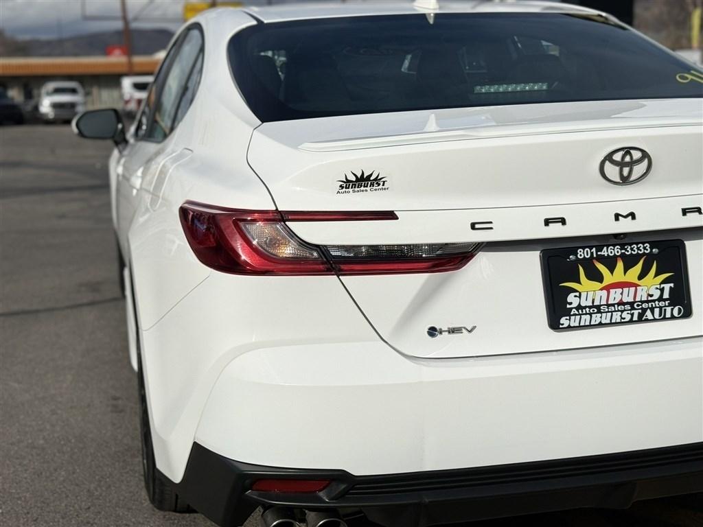 Toyota Camry XLE (Natl) 2025