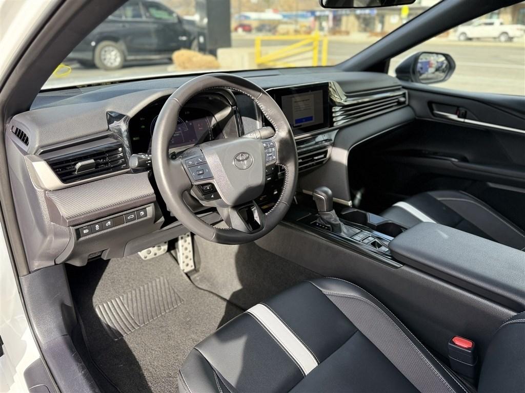 Toyota Camry XLE (Natl) 2025