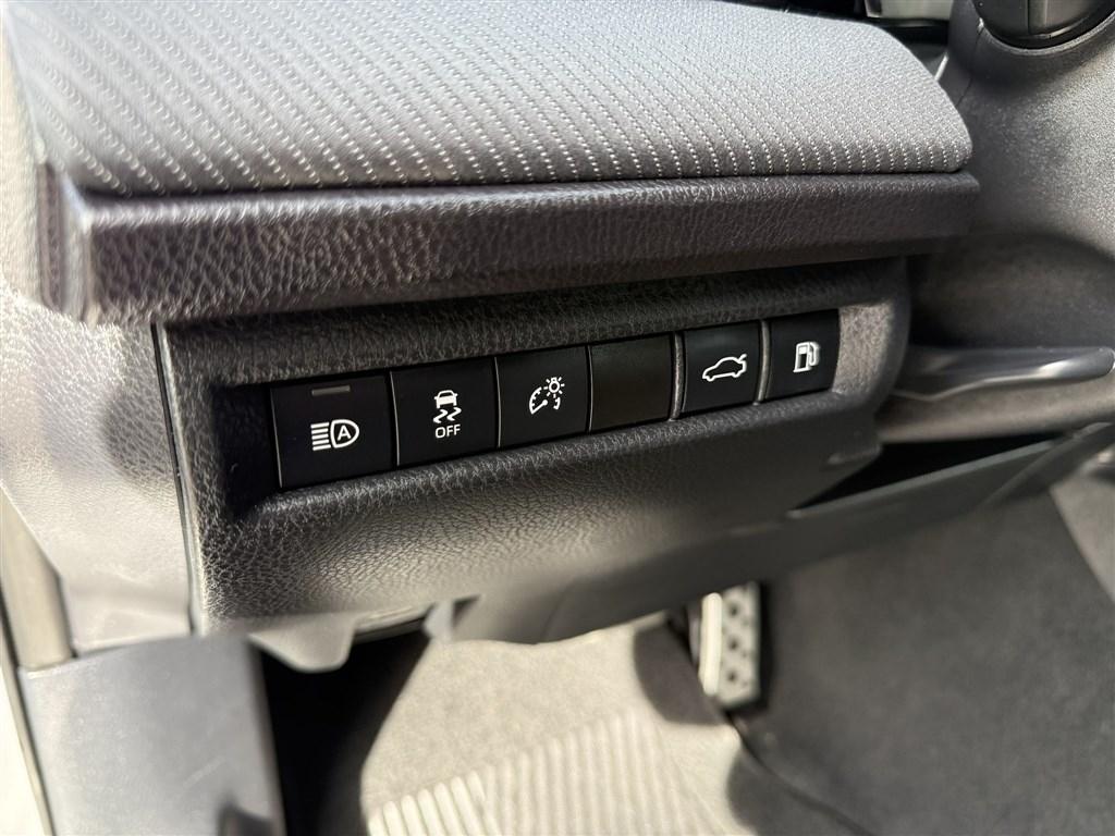 Toyota Camry XLE (Natl) 2025