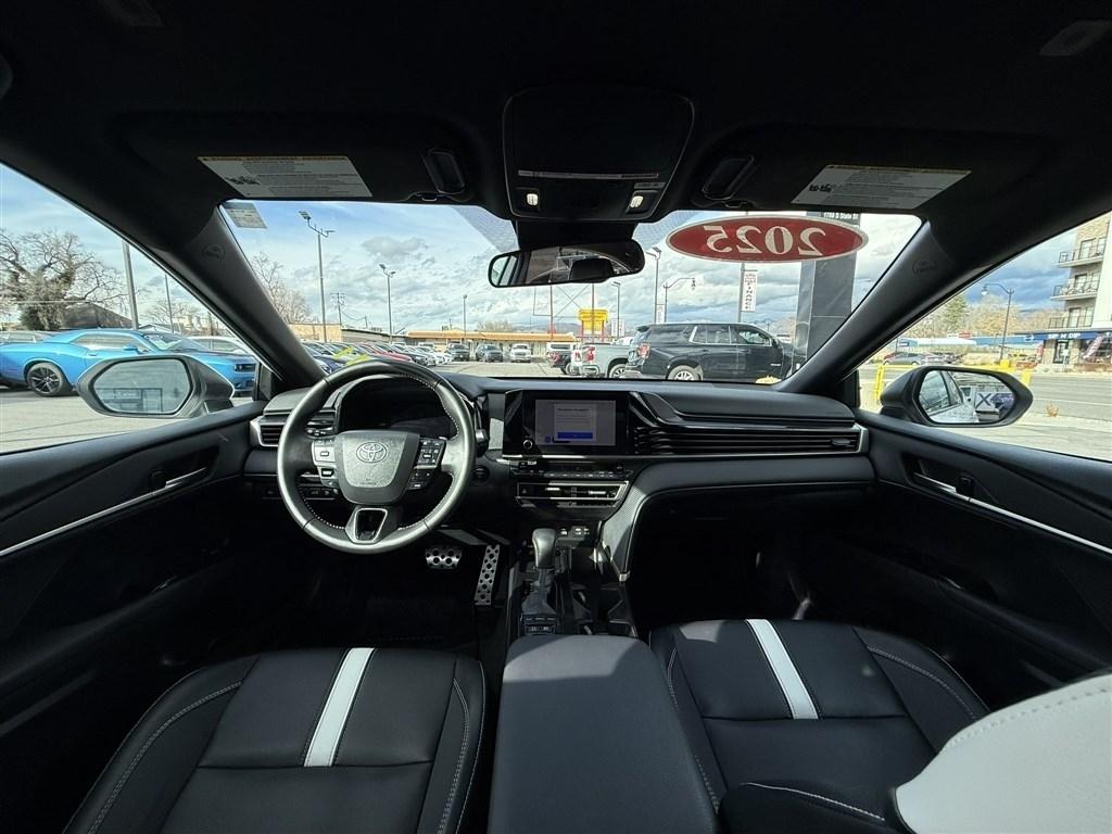 Toyota Camry XLE (Natl) 2025
