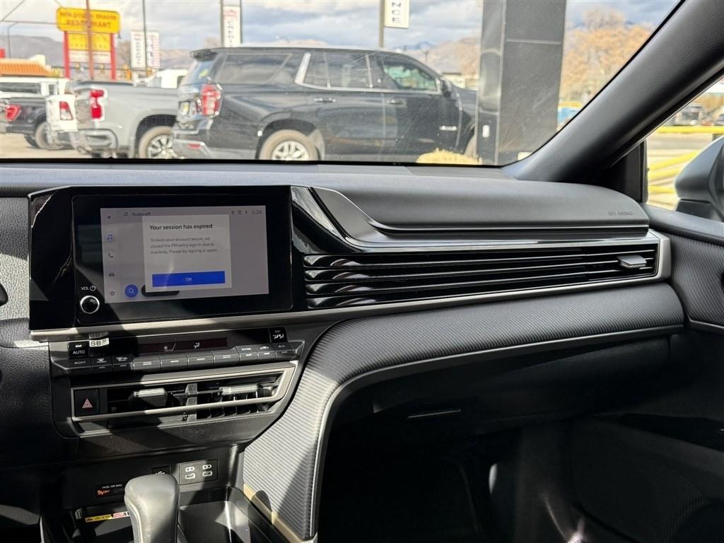 Toyota Camry XLE (Natl) 2025