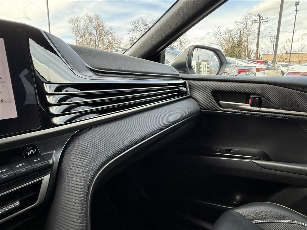 Toyota Camry XLE (Natl) 2025