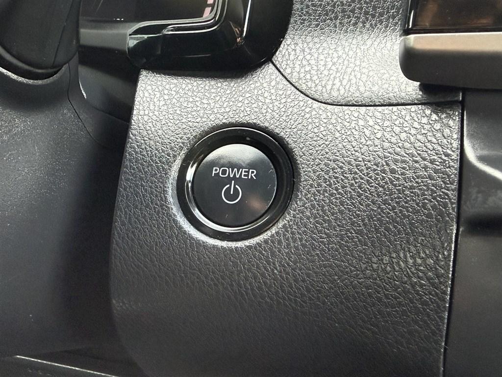 Toyota Camry XLE (Natl) 2025