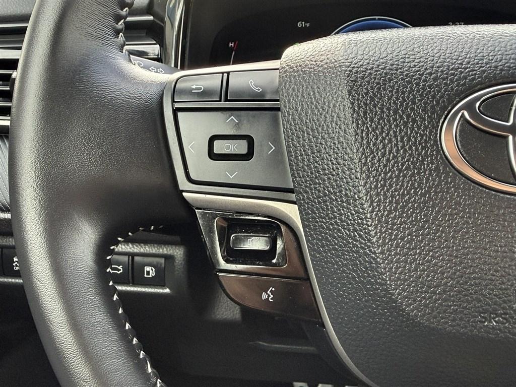 Toyota Camry XLE (Natl) 2025