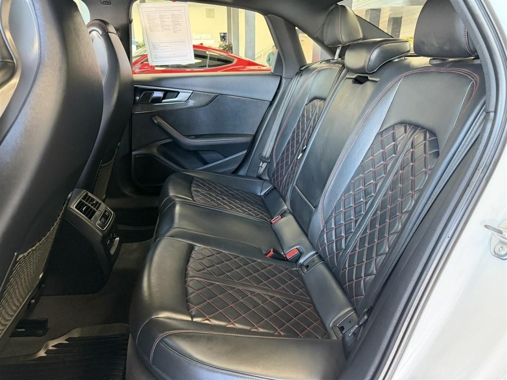 Audi S4 Sedan Premium Plus 3.0 TFSI quattro 2023