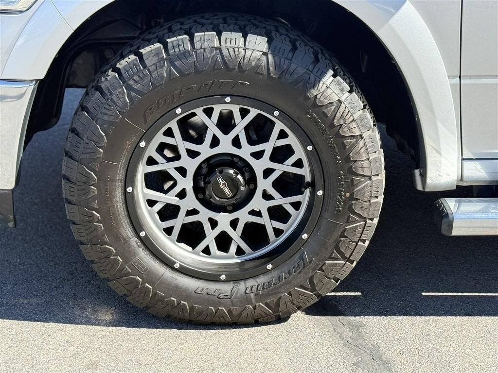 RAM 1500 4WD Crew Cab 140.5" Longhorn 2017