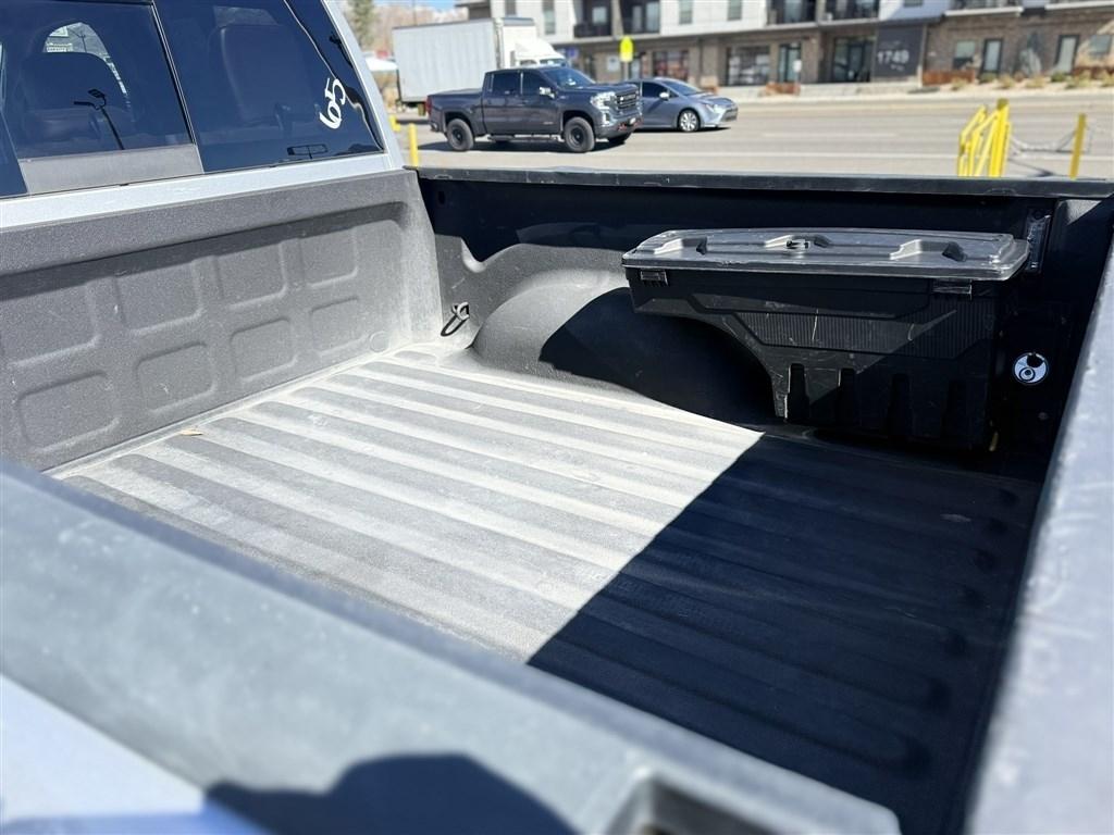 RAM 1500 4WD Crew Cab 140.5" Longhorn 2017