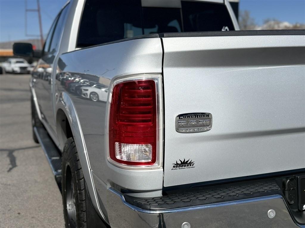 RAM 1500 4WD Crew Cab 140.5" Longhorn 2017