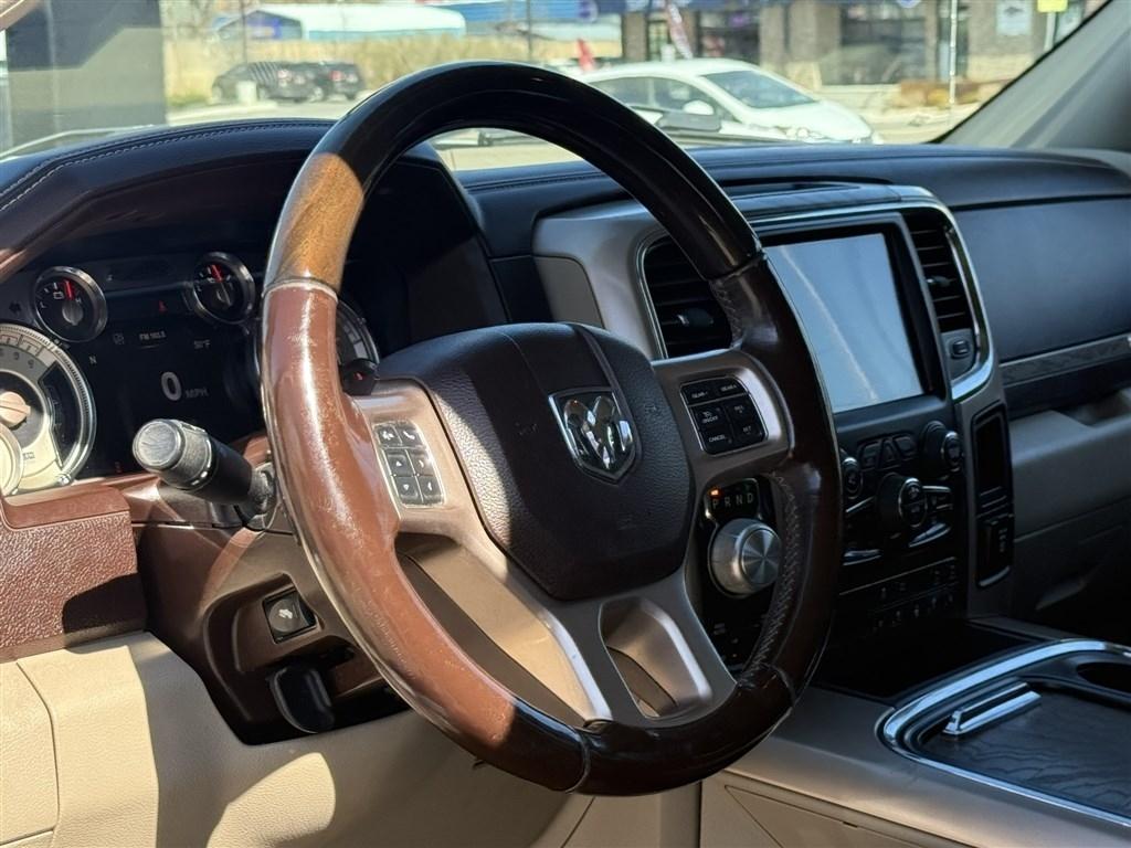 RAM 1500 4WD Crew Cab 140.5" Longhorn 2017