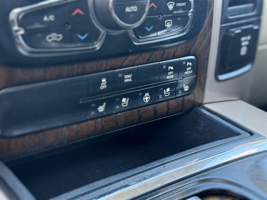 RAM 1500 4WD Crew Cab 140.5" Longhorn 2017