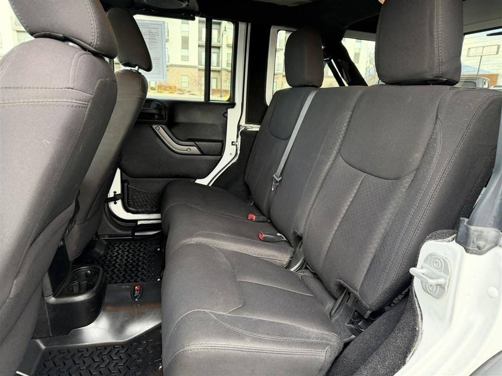 Jeep Wrangler Unlimited 4WD 4dr Sport 2013