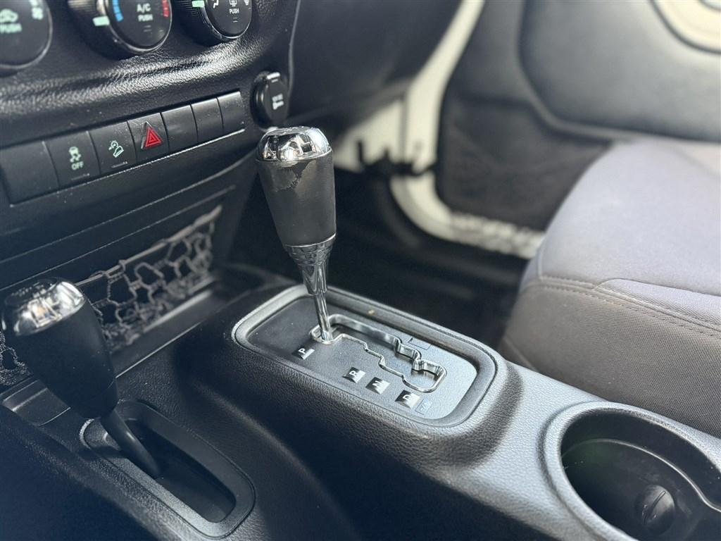 Jeep Wrangler Unlimited 4WD 4dr Sport 2013